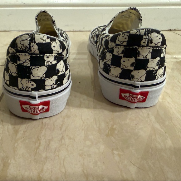 RARE Vans Unisex Snoopy Checkerboard Slip-On Sneakers - Size 8.5 M, 10 W - Picture 5 of 7